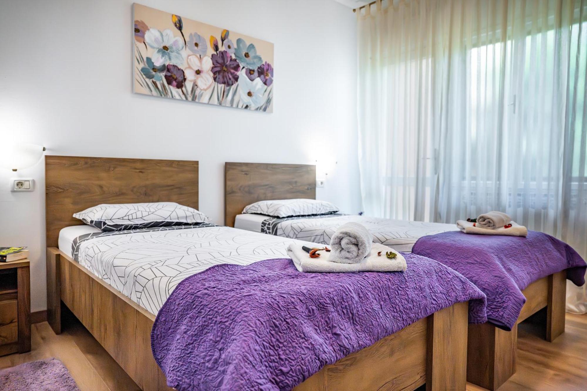 E-M Apartments With Private Pool Vinkuran Εξωτερικό φωτογραφία