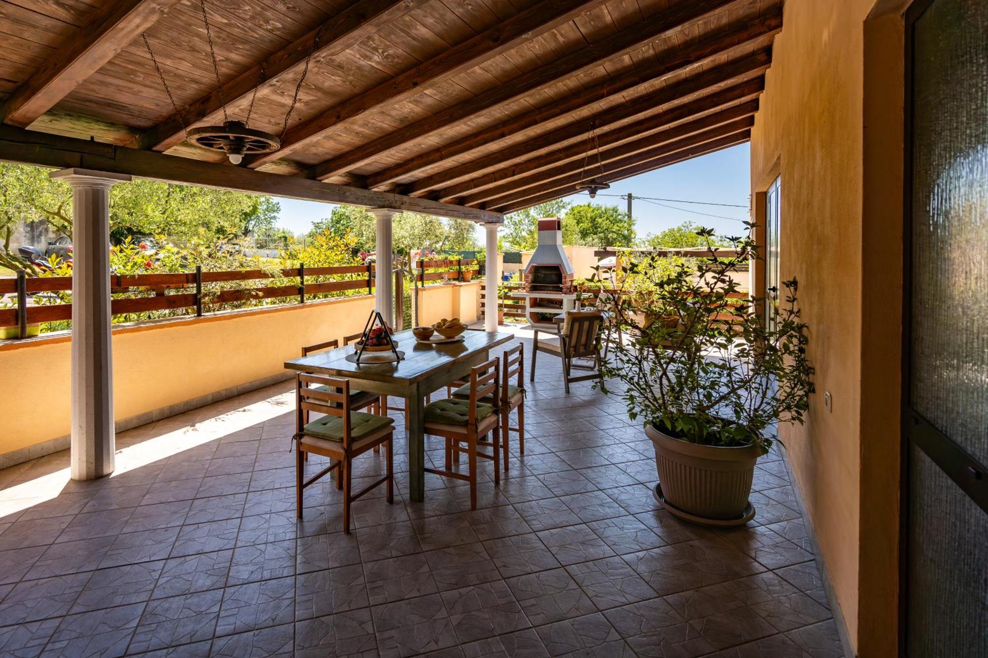 E-M Apartments With Private Pool Vinkuran Εξωτερικό φωτογραφία