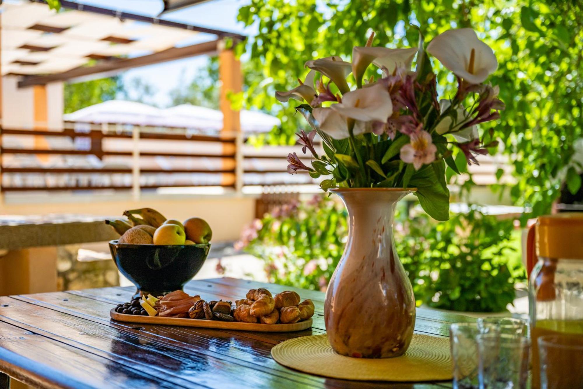 E-M Apartments With Private Pool Vinkuran Εξωτερικό φωτογραφία